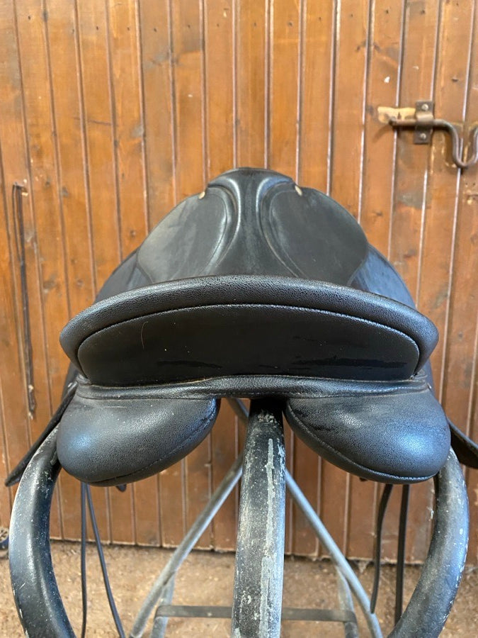 Wintec Dressage Saddle with Cair