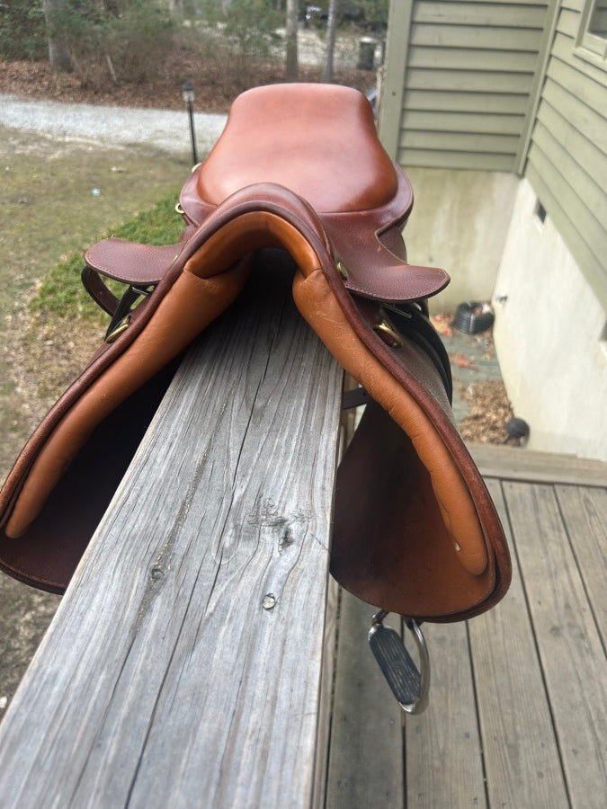 COLLEGIATE Collegiate saddle (2)