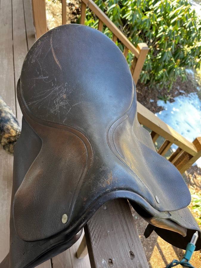 Other Dark brown English dressage saddle (6)