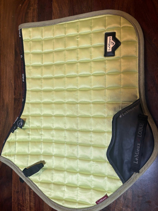 LEMIEUX LeMieux Loire Classic Close Contact Pad - Kiwi (2)