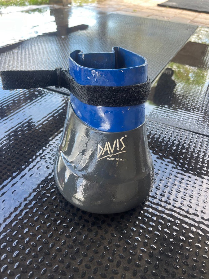 Davis soaking boot