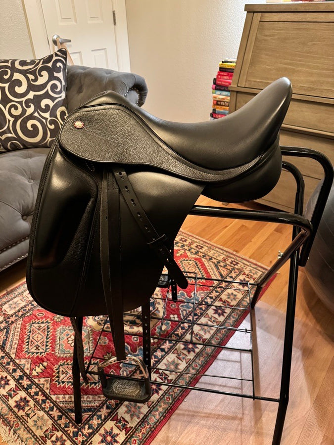 Kent and Masters 16.5 dressage saddle