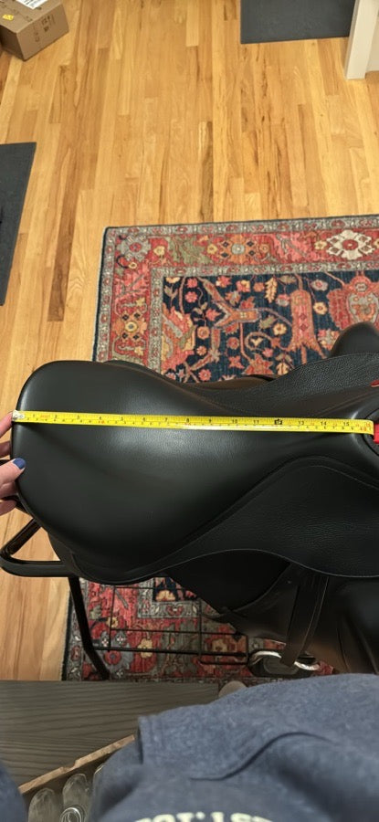 Kent and Masters 16.5 dressage saddle