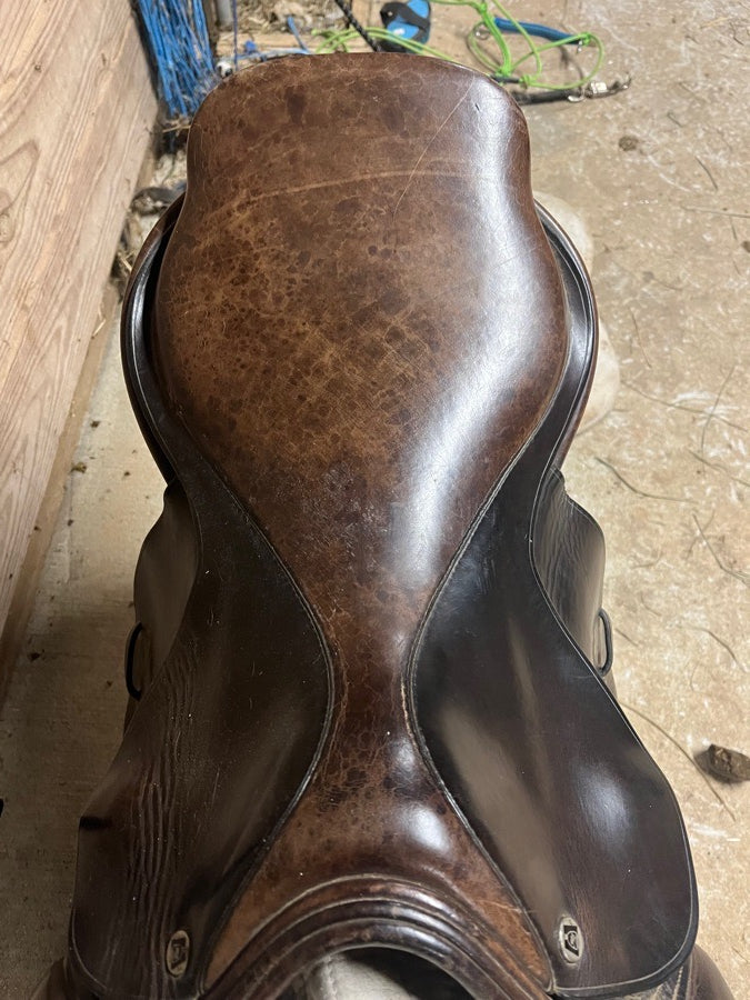 FRANK BAINES Frank Baines Jumping Saddle 18” Seat (4)