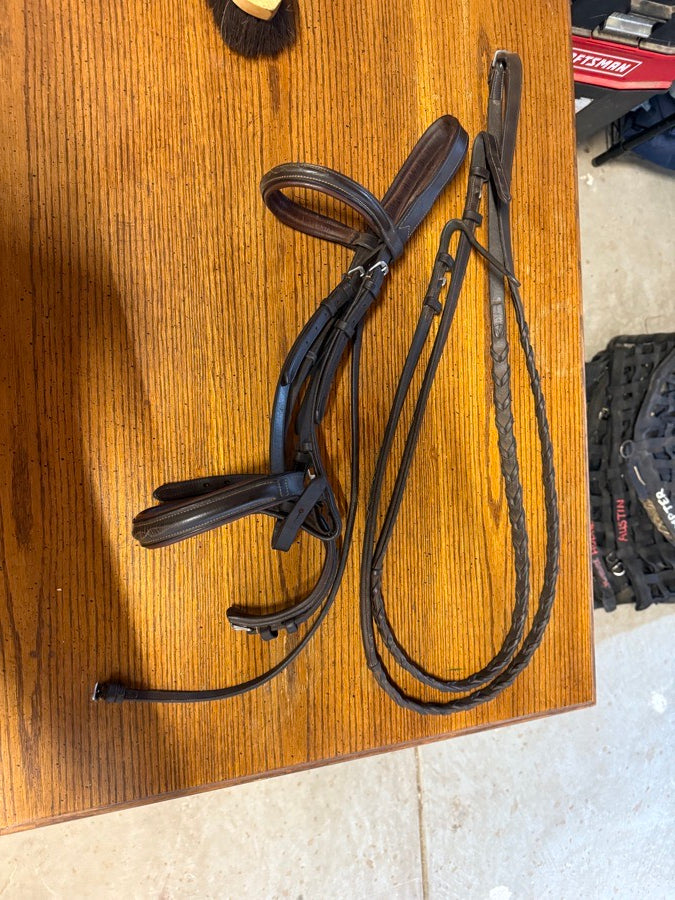 BOBBY'S ENGLISH TACK Bobby’s Signature Padded Fancy English Bridle (2)