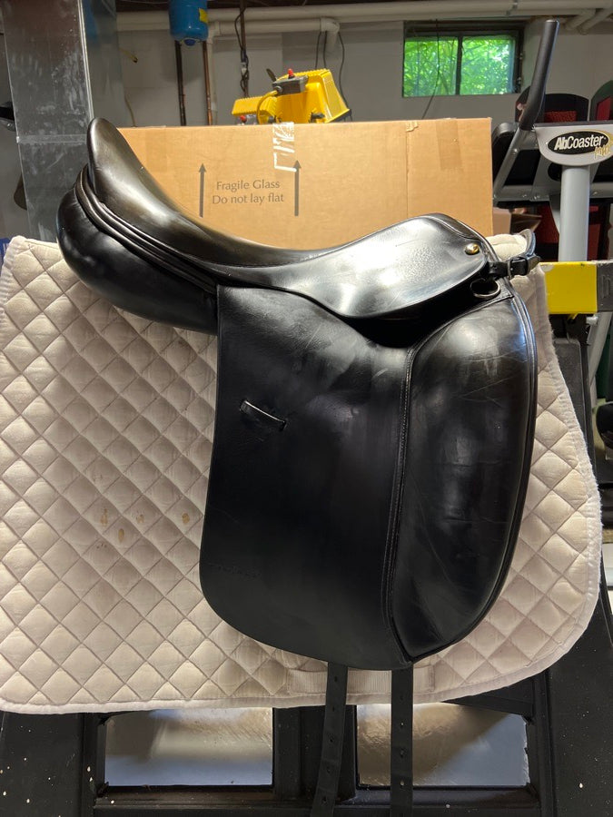 DOMINUS Dominus dressage saddle,