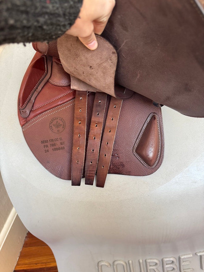 CWD 17” CWD SE03 PRO Saddle - 2024 - 1L - Grained Buffalo - NEW (6)