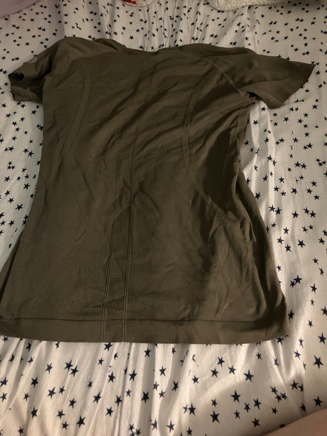 TKEQ TKEQ dark green athletic shirt size small (2)