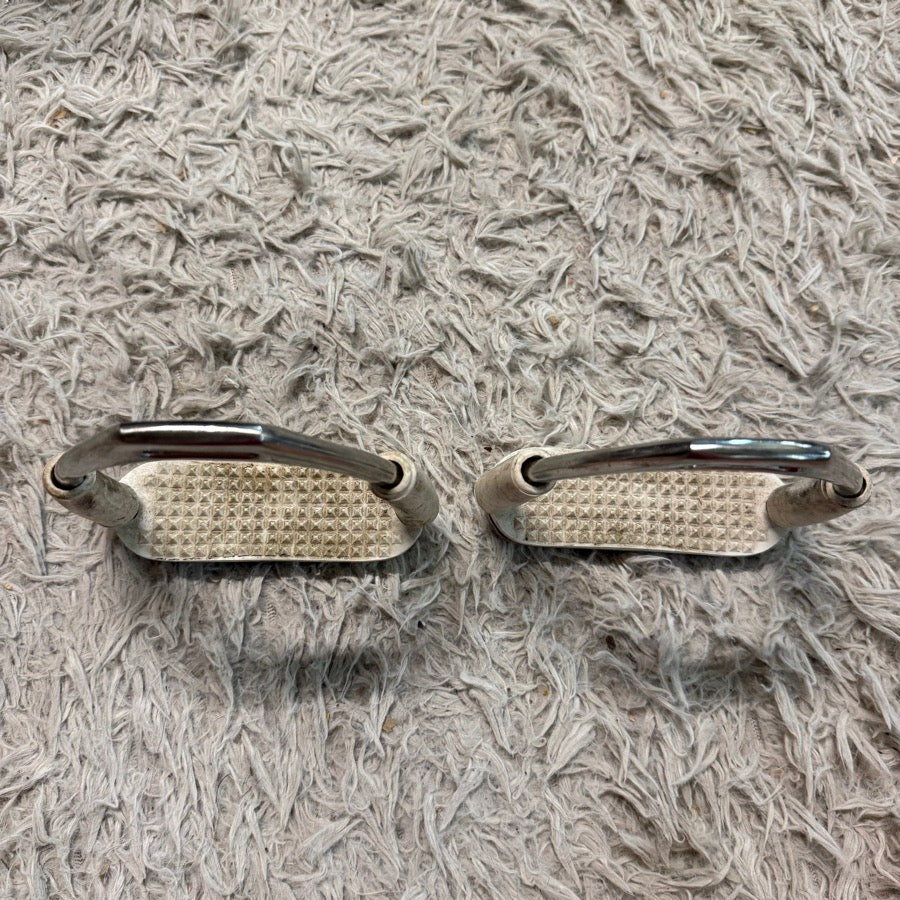 OTHER Size 4.5 In White Flexible English Horseback Riding Stirrup Irons. (4)