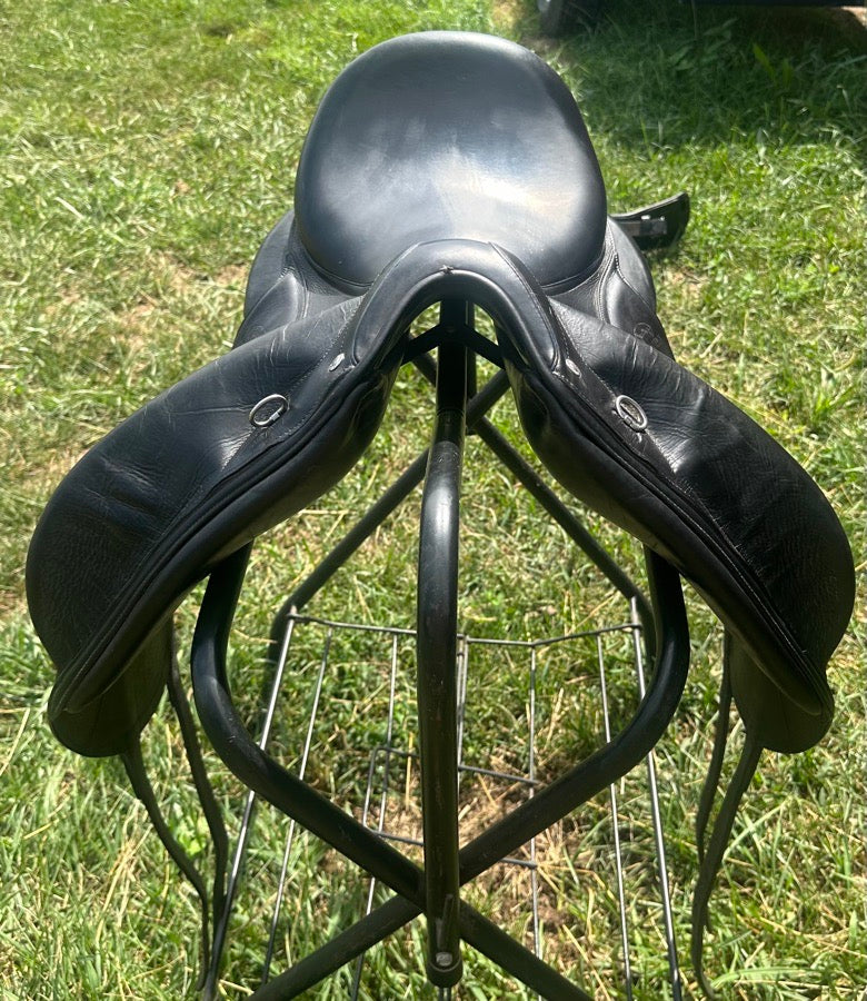 Devoucoux 2020 Makila Lab 17.5 saddle