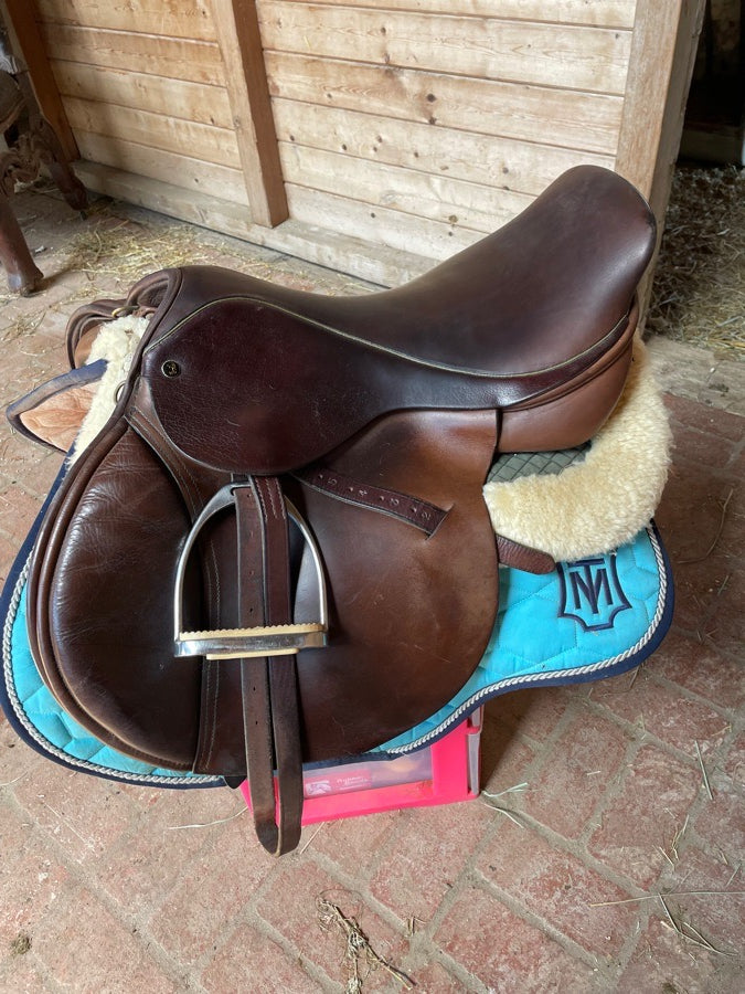 18” custom jump saddle