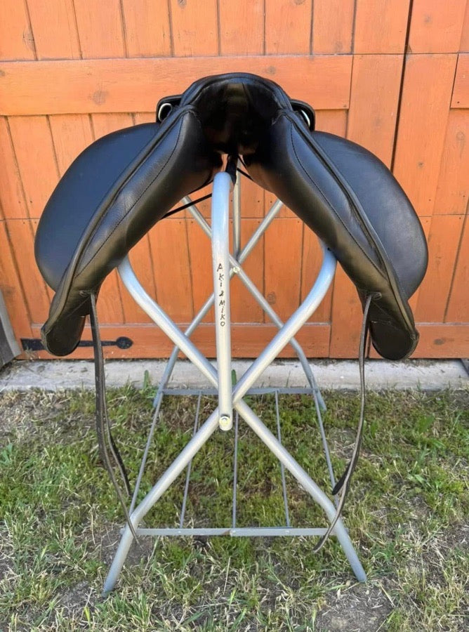 CUSTOM SADDLERY Envy Aurora Dressage Saddle (3)