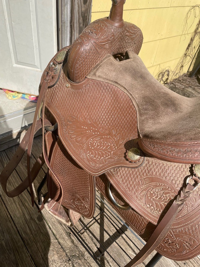 Western Saddle (Need gone!)