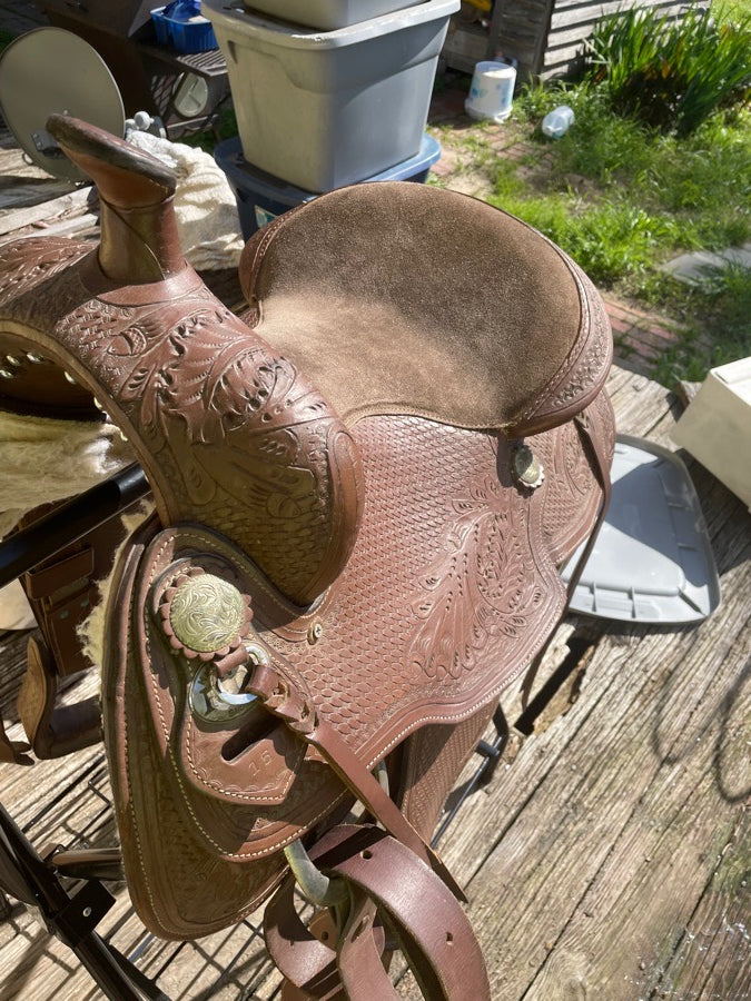 Western Saddle (Need gone!)