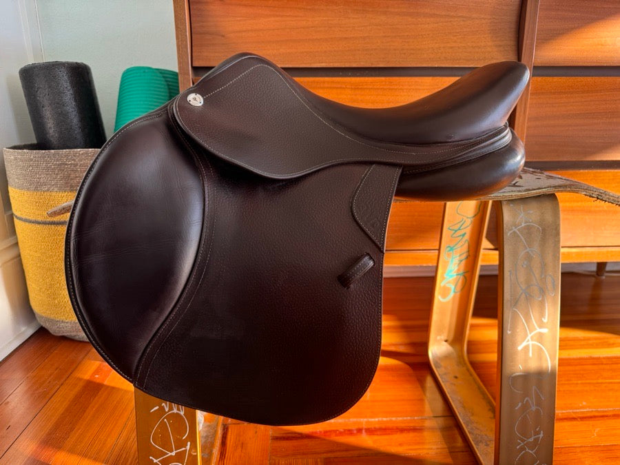 16.5” 2019 CWD SE02 Jump Saddle - MINT!