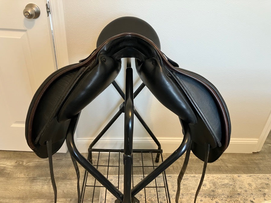 Sommer Esprit dressage saddle