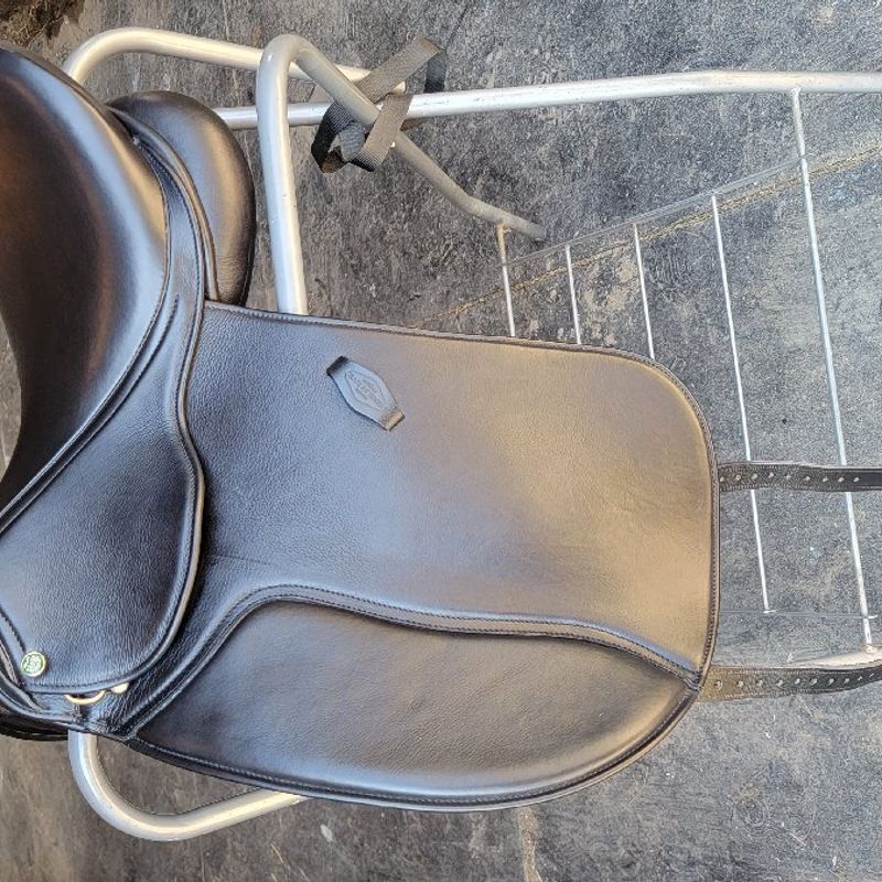 HDR buffalo Dressage saddle
