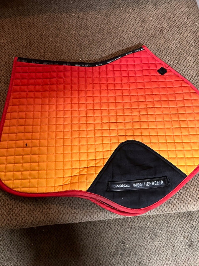 Prime Ombré jumping shaped saddle pad