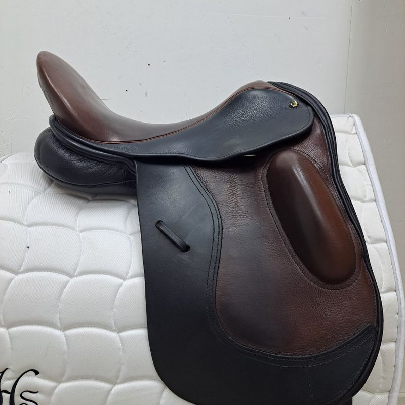 17.5" JRD Dressage Saddle W