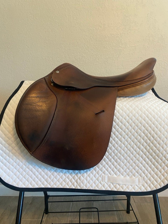 CUSTOM SADDLERY Custom Saddlery Saddle (2)