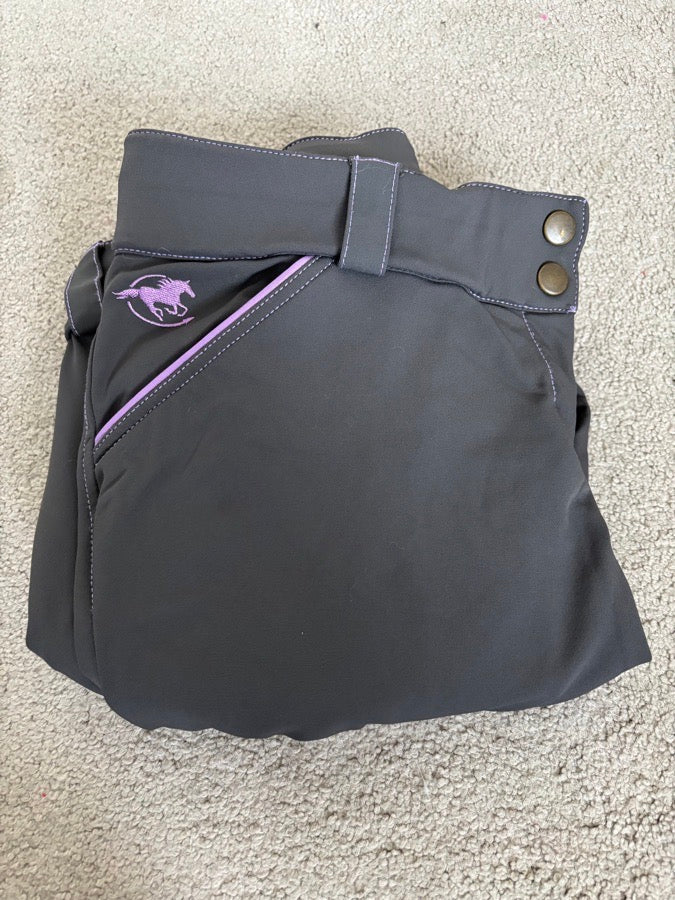 32R Piper evolution, charcoal with power purple, knee patch. Great Condition
