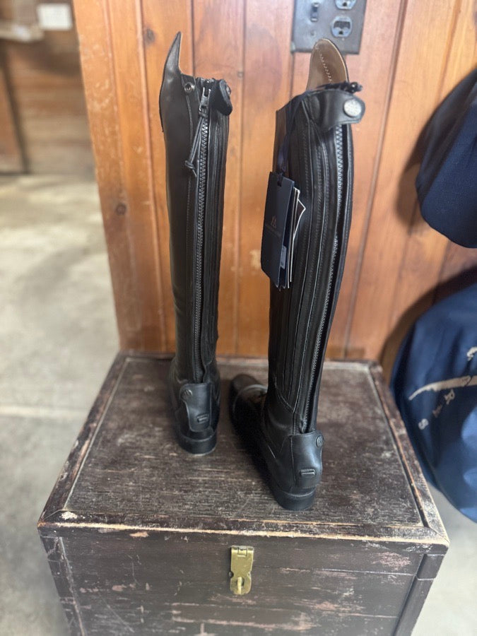 MOUNTAIN HORSE NWT mountain horse boots (6)