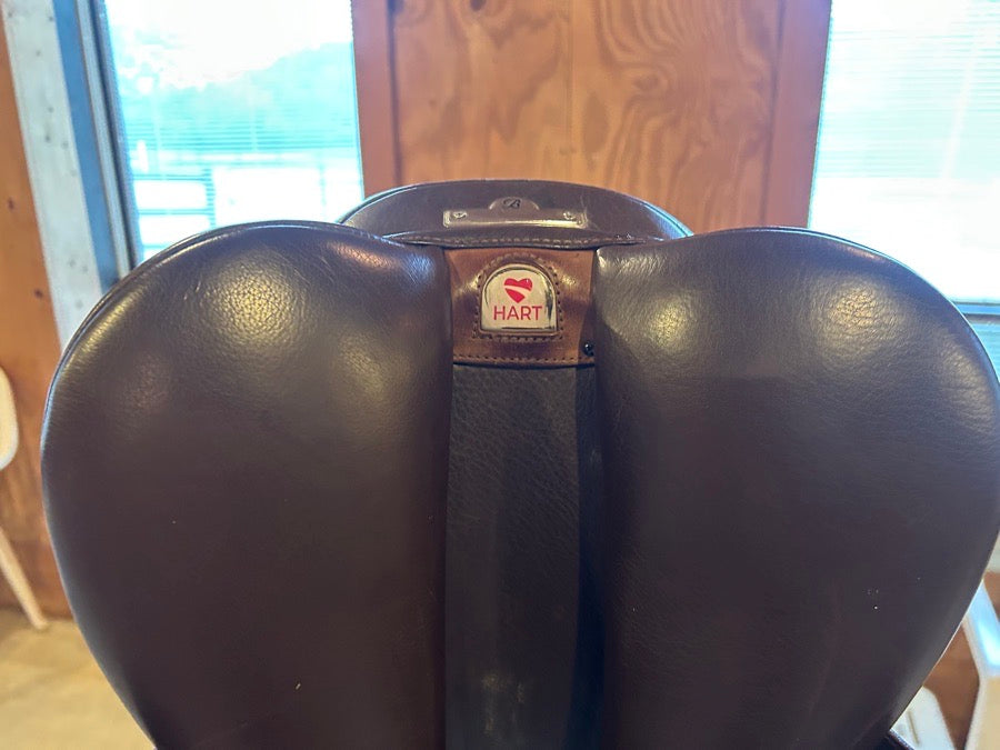 BATES Bates hunter/jumper saddle 17 (4)