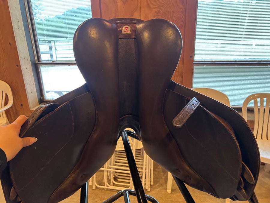 BATES Bates hunter/jumper saddle 17 (3)