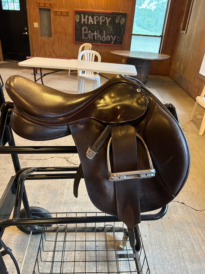 BATES Bates hunter/jumper saddle 17