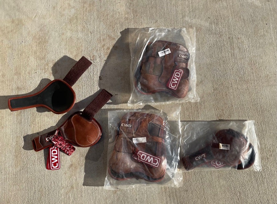 CWD size 2 leather Velcro Tendon boots