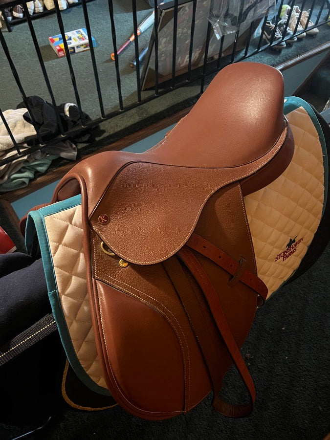 Saddle