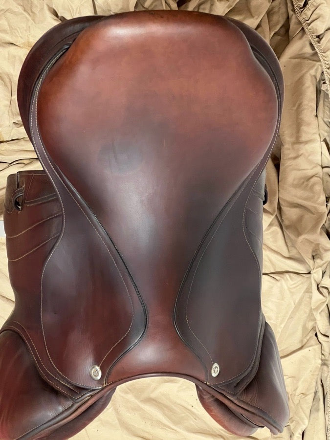 Great condition  CWD Flat 175 3C hunter saddle
