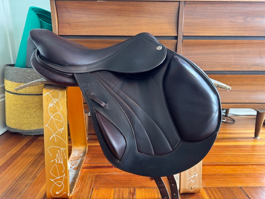 CWD 17” 2016 CWD SE09 Monoflap Saddle - Full Calf - Immaculate (3)