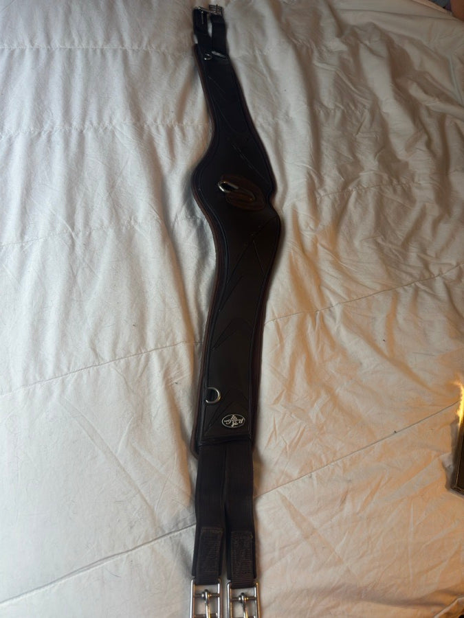 PROFESSIONAL'S CHOICE Professionals Choice Ventech Contoured Jump Girth (6)