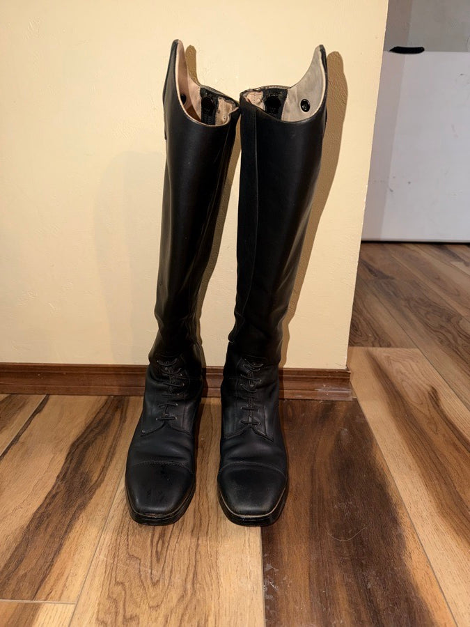 ARIAT Size 8.5 women’s medium tall full calf tall boots (2)