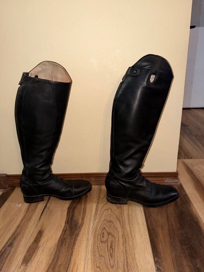 ARIAT Size 8.5 women’s medium tall full calf tall boots