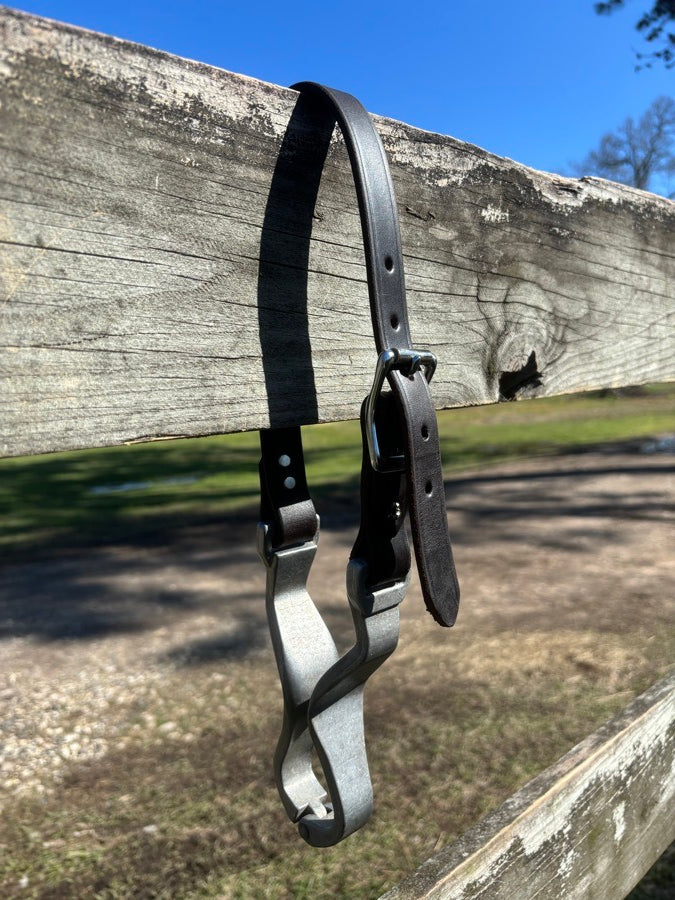 Nutcracker style Cribbing Collar