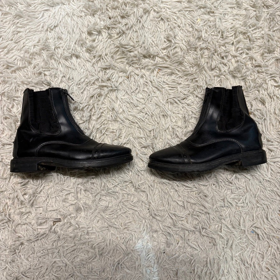TUFFRIDER Child’s Size 4 Black TuffRider Horseback Riding Jodphur Boots. Good Condition. (3)