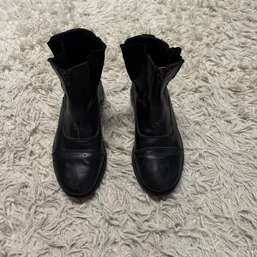 TUFFRIDER Child’s Size 4 Black TuffRider Horseback Riding Jodphur Boots. Good Condition.