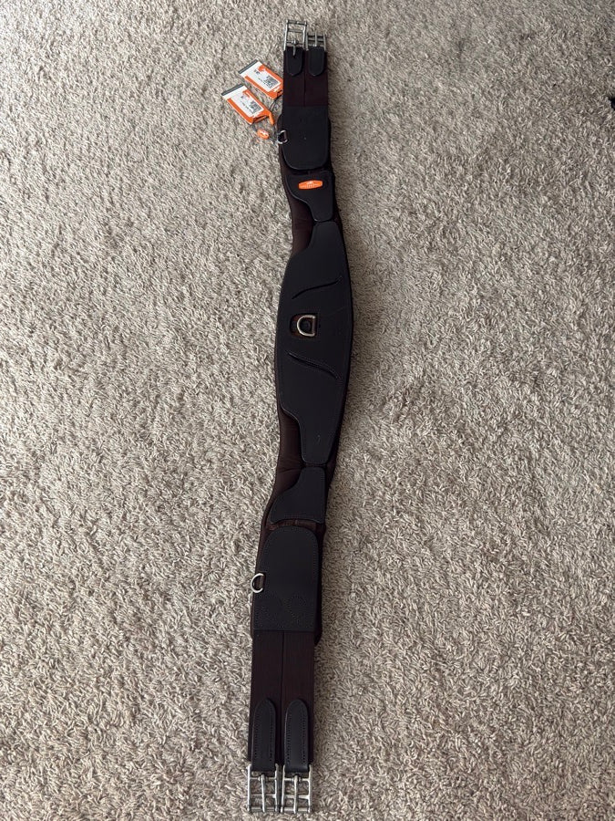 SCHOCKEMOHLE 51” Schockemohle Pallas Pro Anatomical Girth with Liner Pad