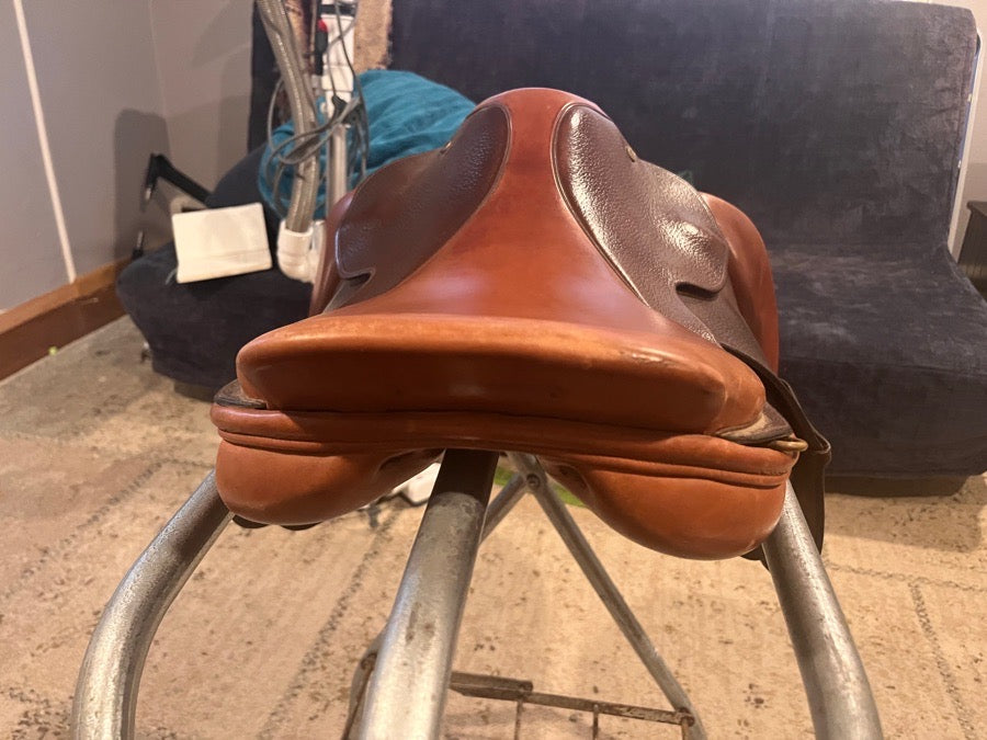 Crosby saddle