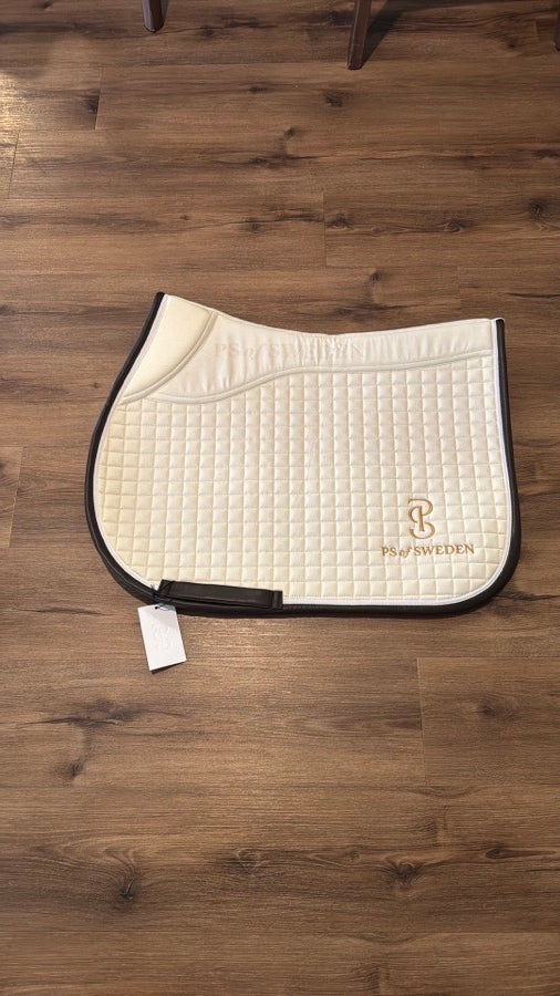 NWT PS of Sweden Off White Saddle Pad Jump Elite Edge. Size Full