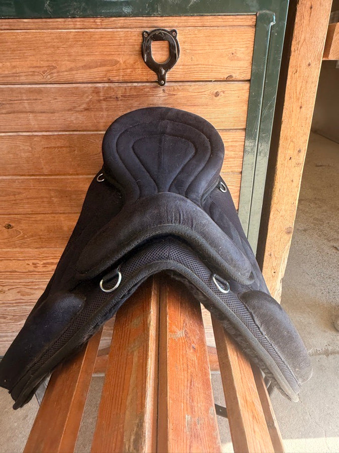 OTHER Treeless saddle (5)