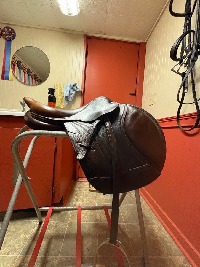 CWD Saddle 16.5”