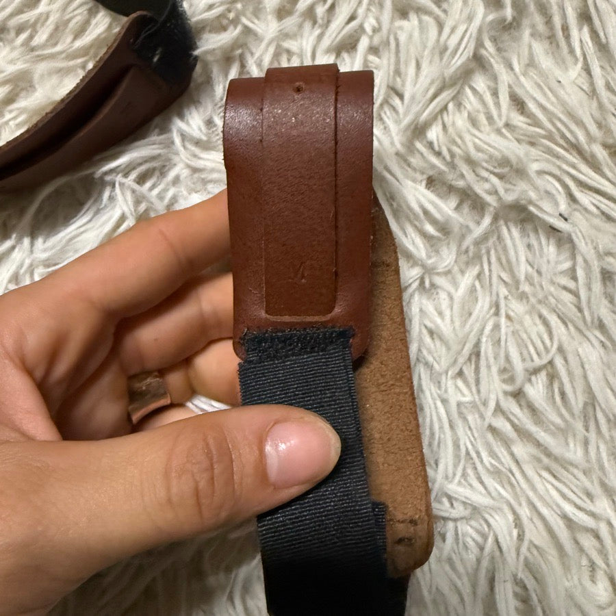 Child’s Medium Brown Velcro Horseback Riding Pony Garter Straps. Good Condition.