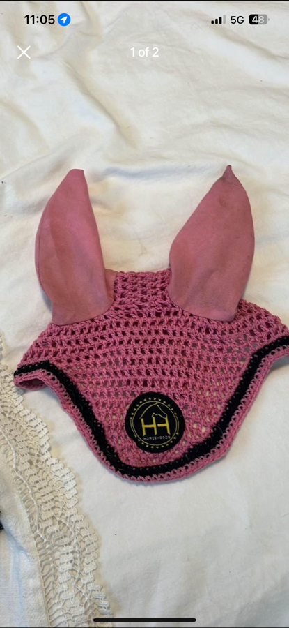 Horse ear bonnet