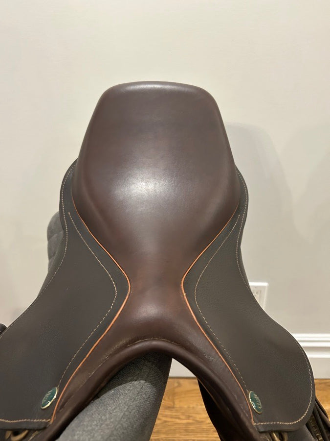 16.5” HDR saddle- great condition, stirrups included