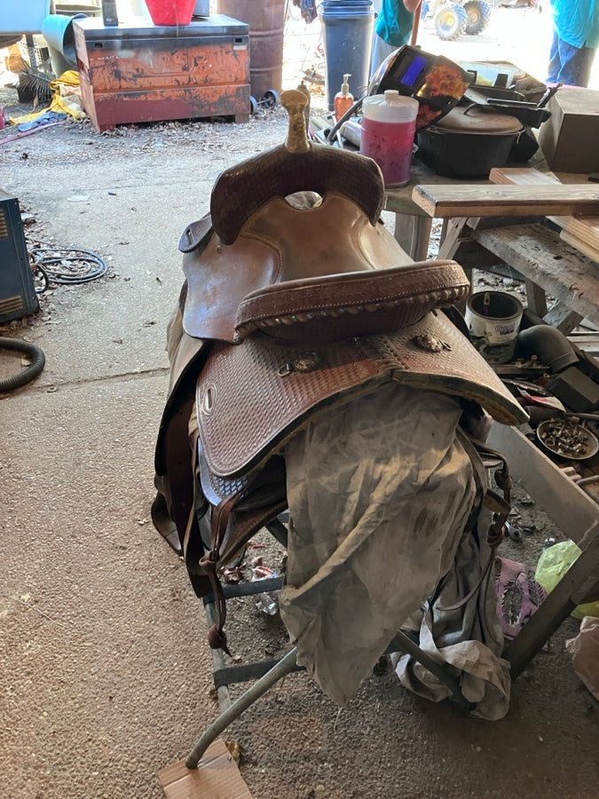 J&M Saddlery barrel saddle