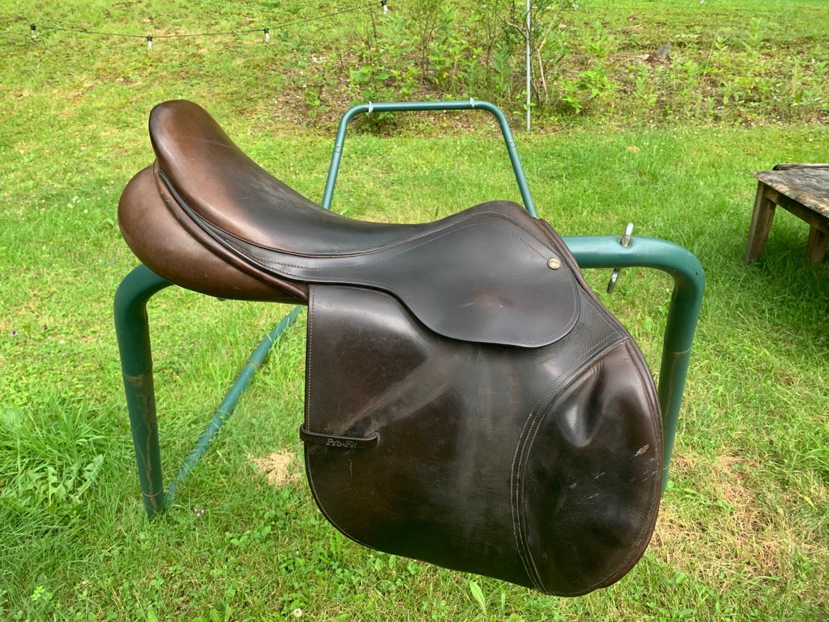 County Pro Fit Jump Saddle