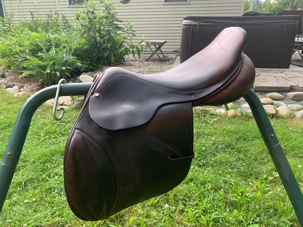 County Pro Fit Jump Saddle